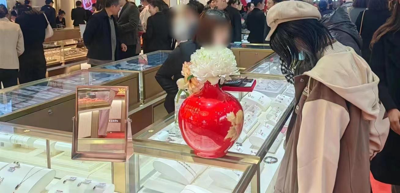 老廟黃金店回收黃金_黃金回收價格查詢今日老廟黃金_老廟黃金一口價怎么回收